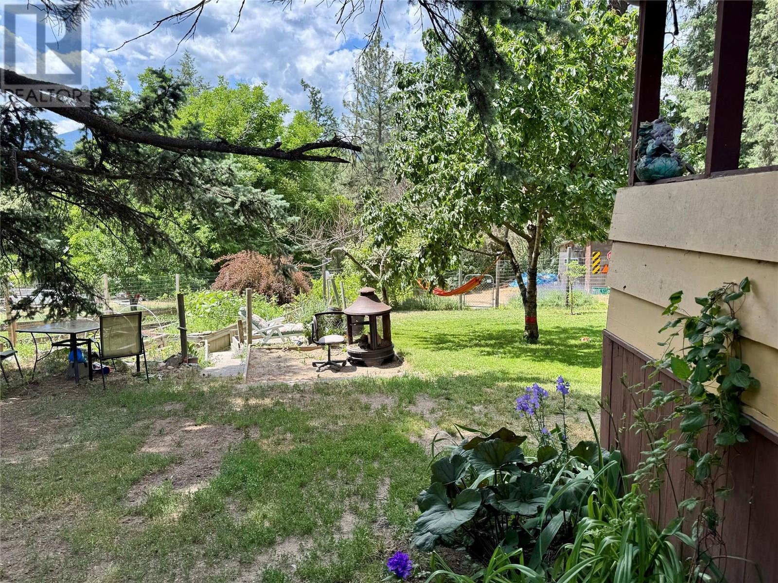 5128 Duck Creek Road, Wynndel, BC - Outdoor