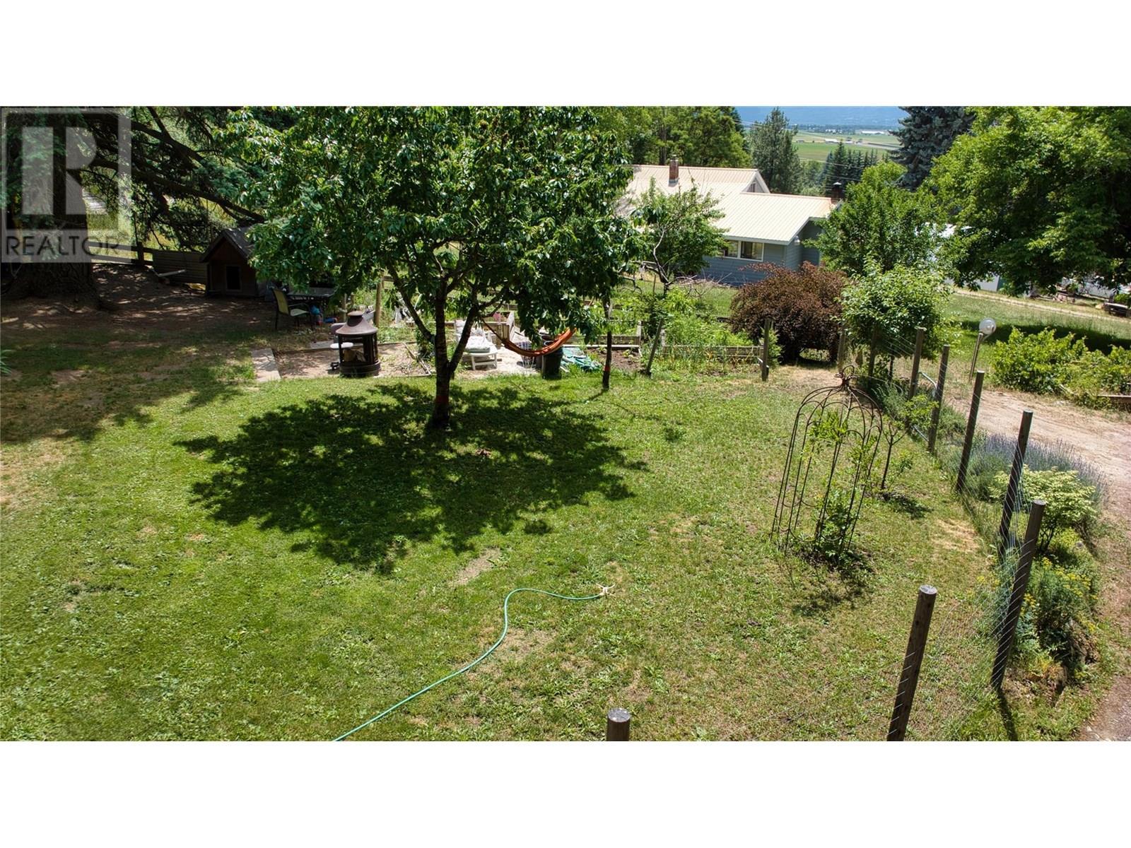 5128 Duck Creek Road, Wynndel, BC - Outdoor