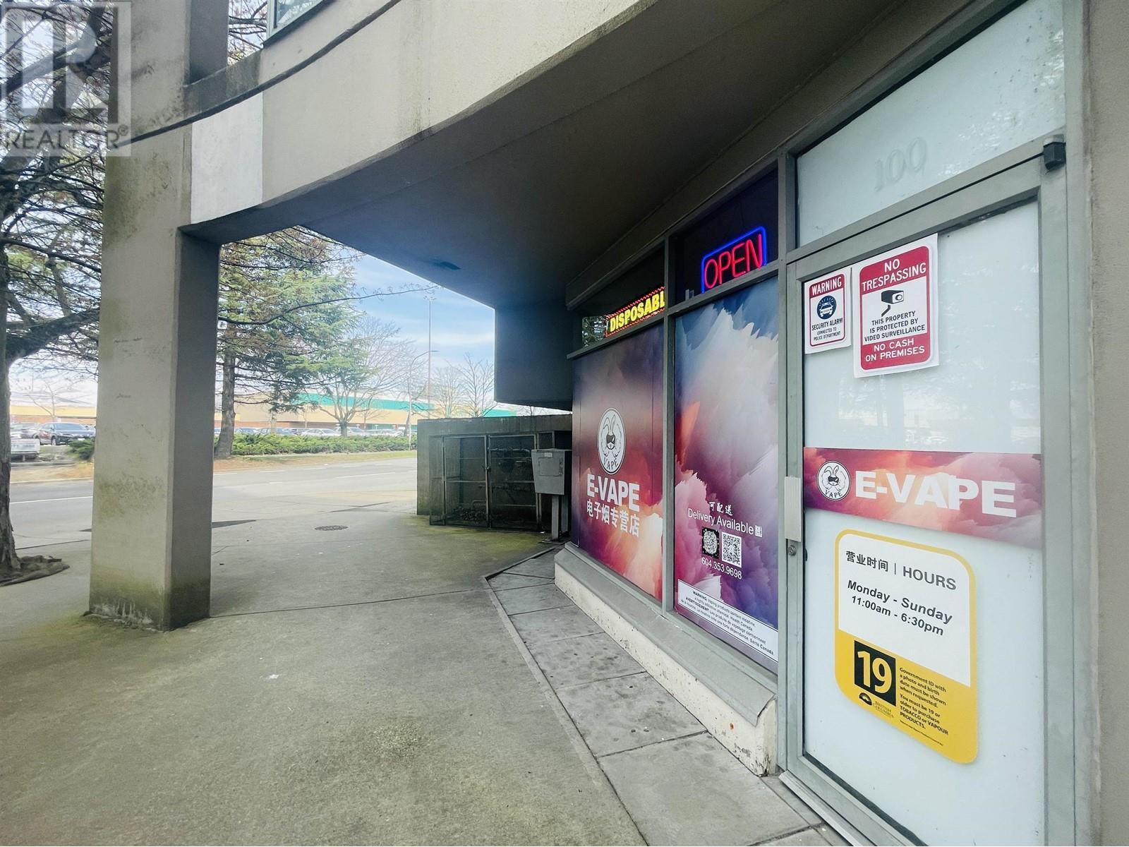 100 8240 Lansdowne Road, Richmond, BC