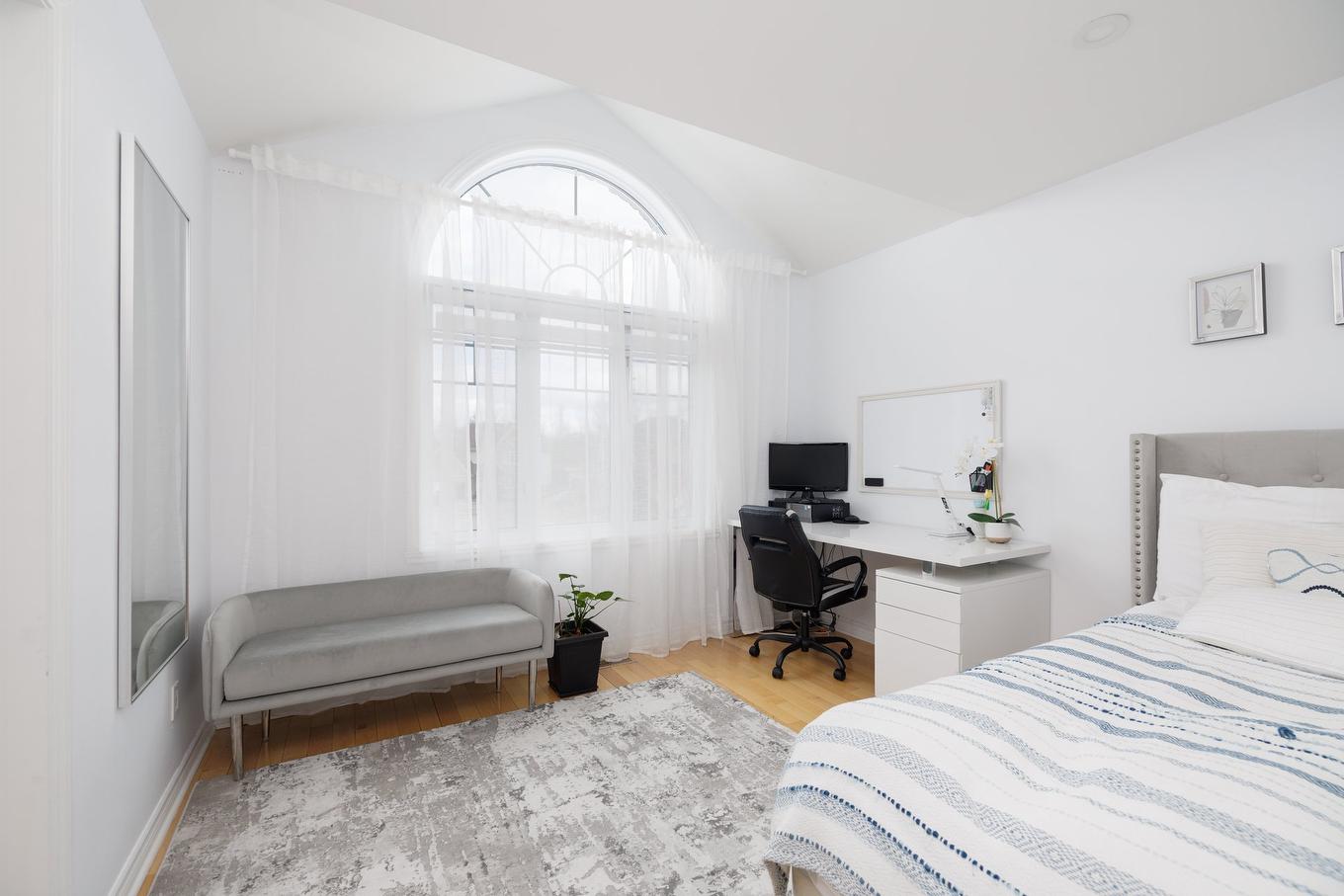 Chambre à coucher - 706 Rue Des Châtaigniers, Pincourt, QC - Indoor Photo Showing Bedroom