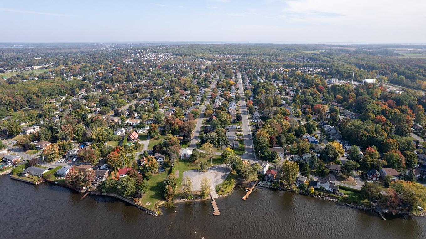 Photo aérienne - 706 Rue Des Châtaigniers, Pincourt, QC - Outdoor With Body Of Water With View