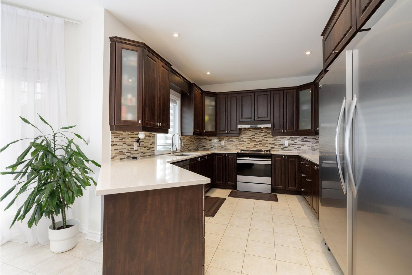 Cuisine - 706 Rue Des Châtaigniers, Pincourt, QC - Indoor Photo Showing Kitchen With Upgraded Kitchen