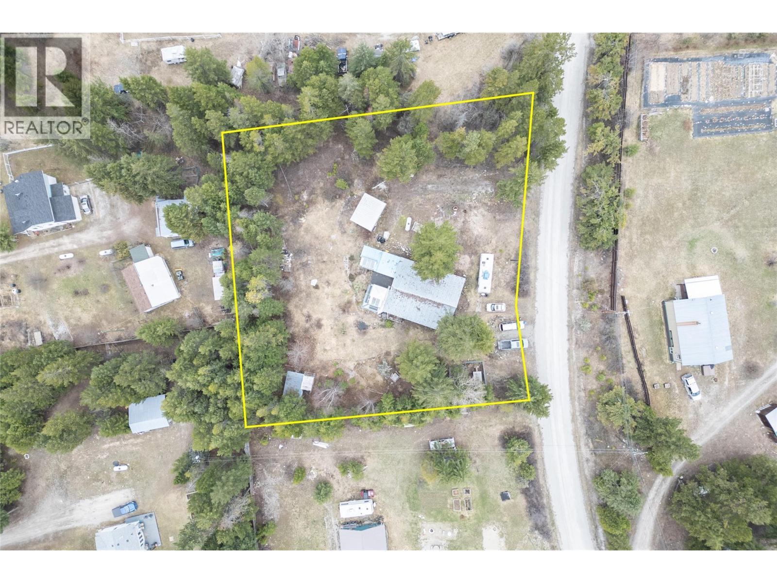 lot lines are approximate - 3082 Imler Road, Golden, BC