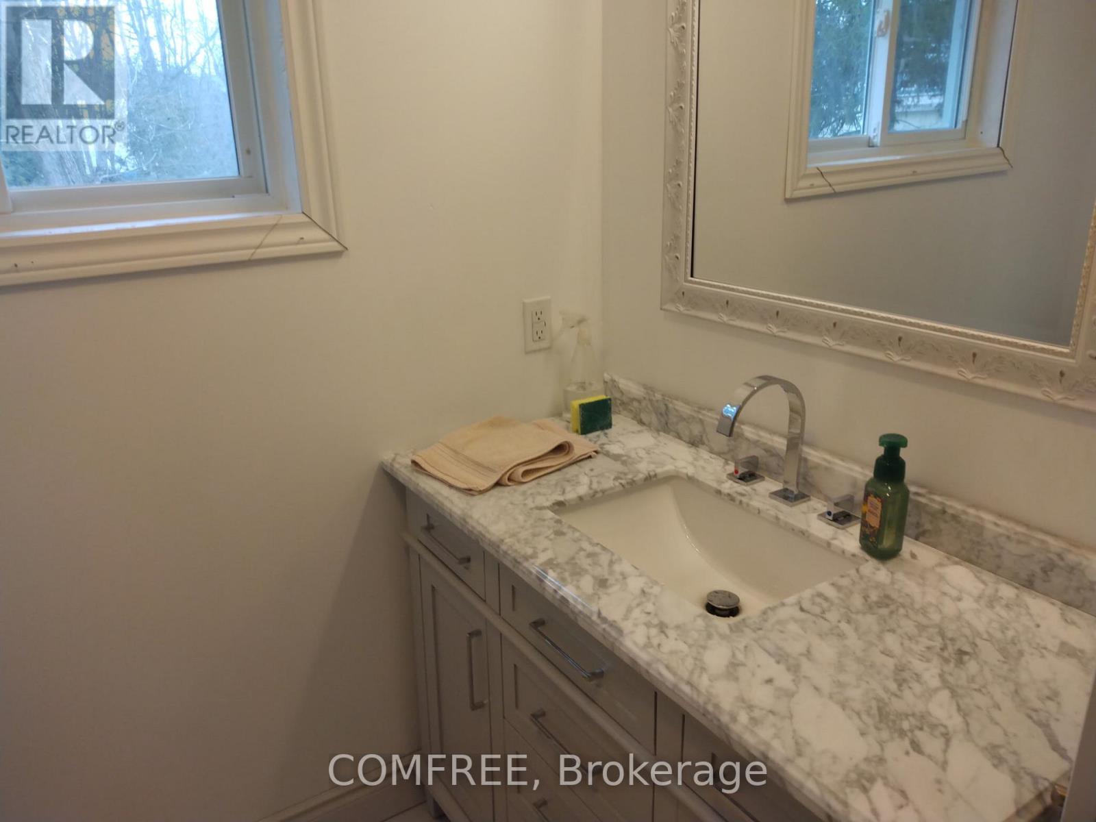 7177 Beach Drive, Ramara, ON - Indoor Photo Showing Bathroom