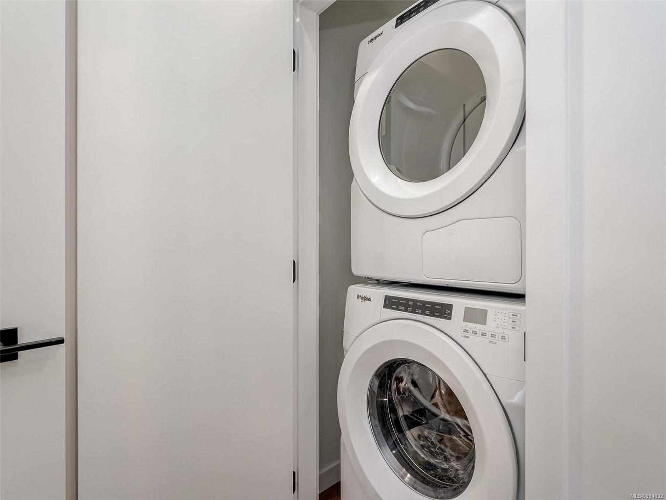 313-654 Granderson Rd, Langford, BC - Indoor Photo Showing Laundry Room