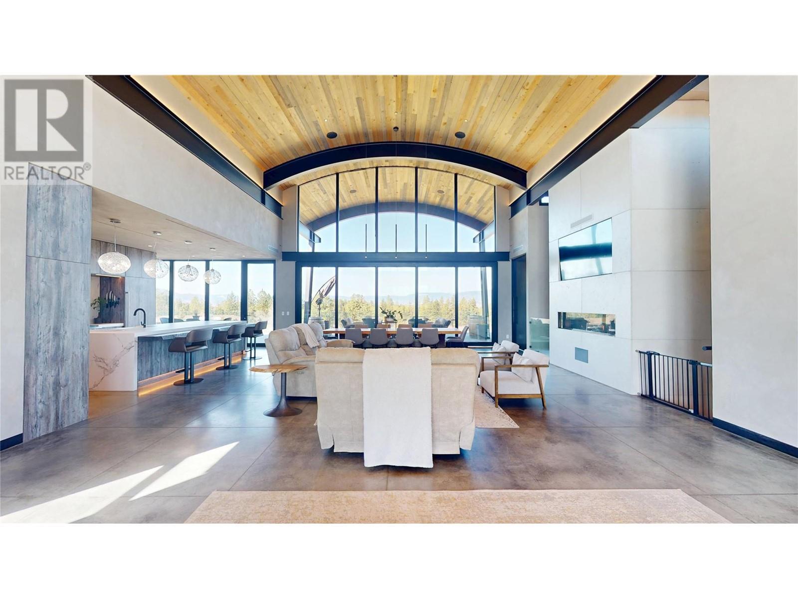 4275 Todd Road, Kelowna, BC - Indoor Photo Showing Other Room