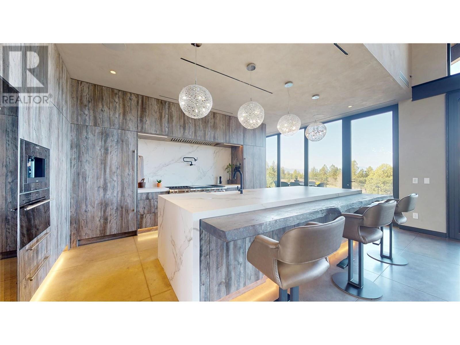 4275 Todd Road, Kelowna, BC - Indoor