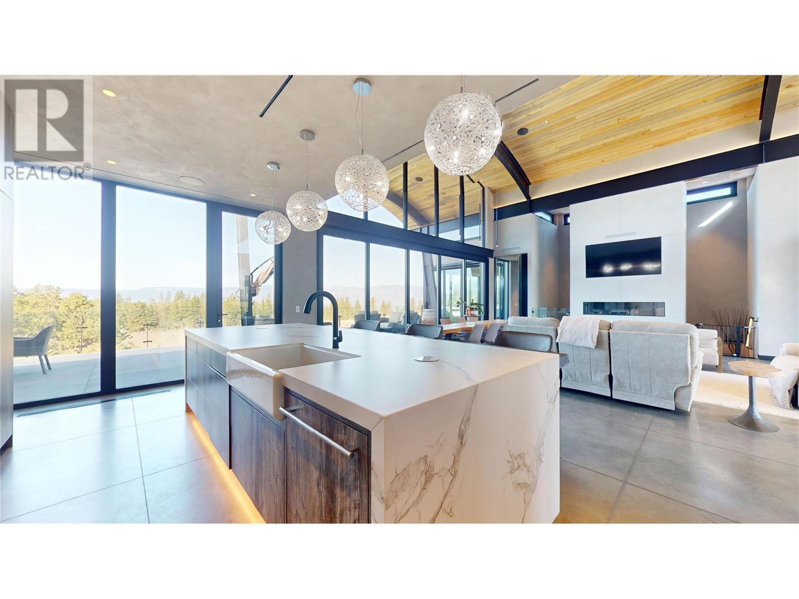 4275 Todd Road, Kelowna, BC - Indoor