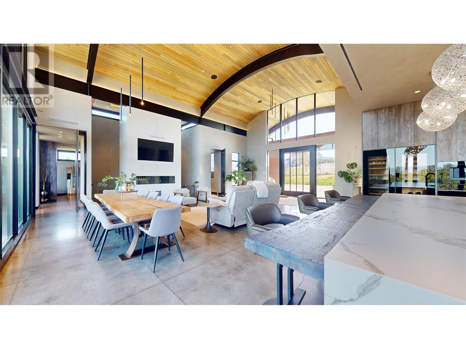 4275 Todd Road, Kelowna, BC - Indoor