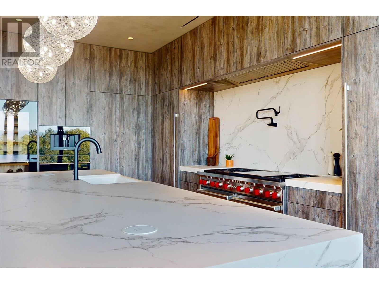 4275 Todd Road, Kelowna, BC - Indoor