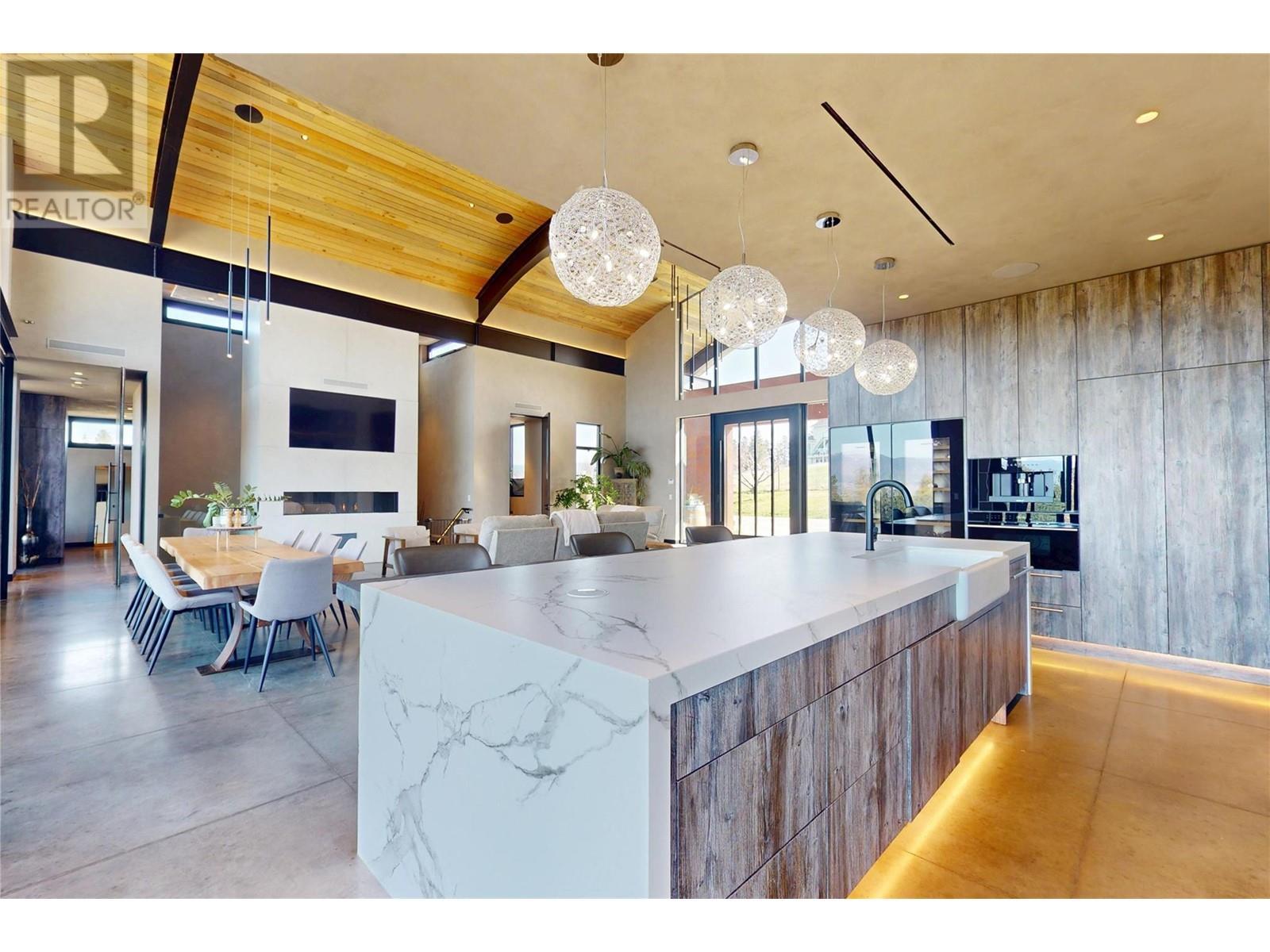 4275 Todd Road, Kelowna, BC - Indoor