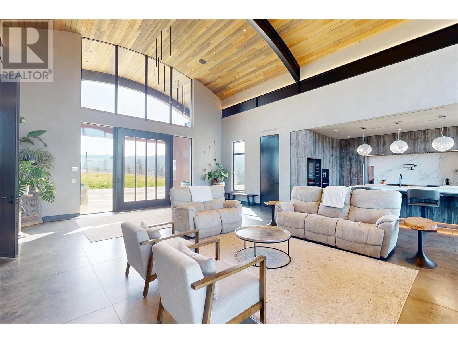 4275 Todd Road, Kelowna, BC - Indoor