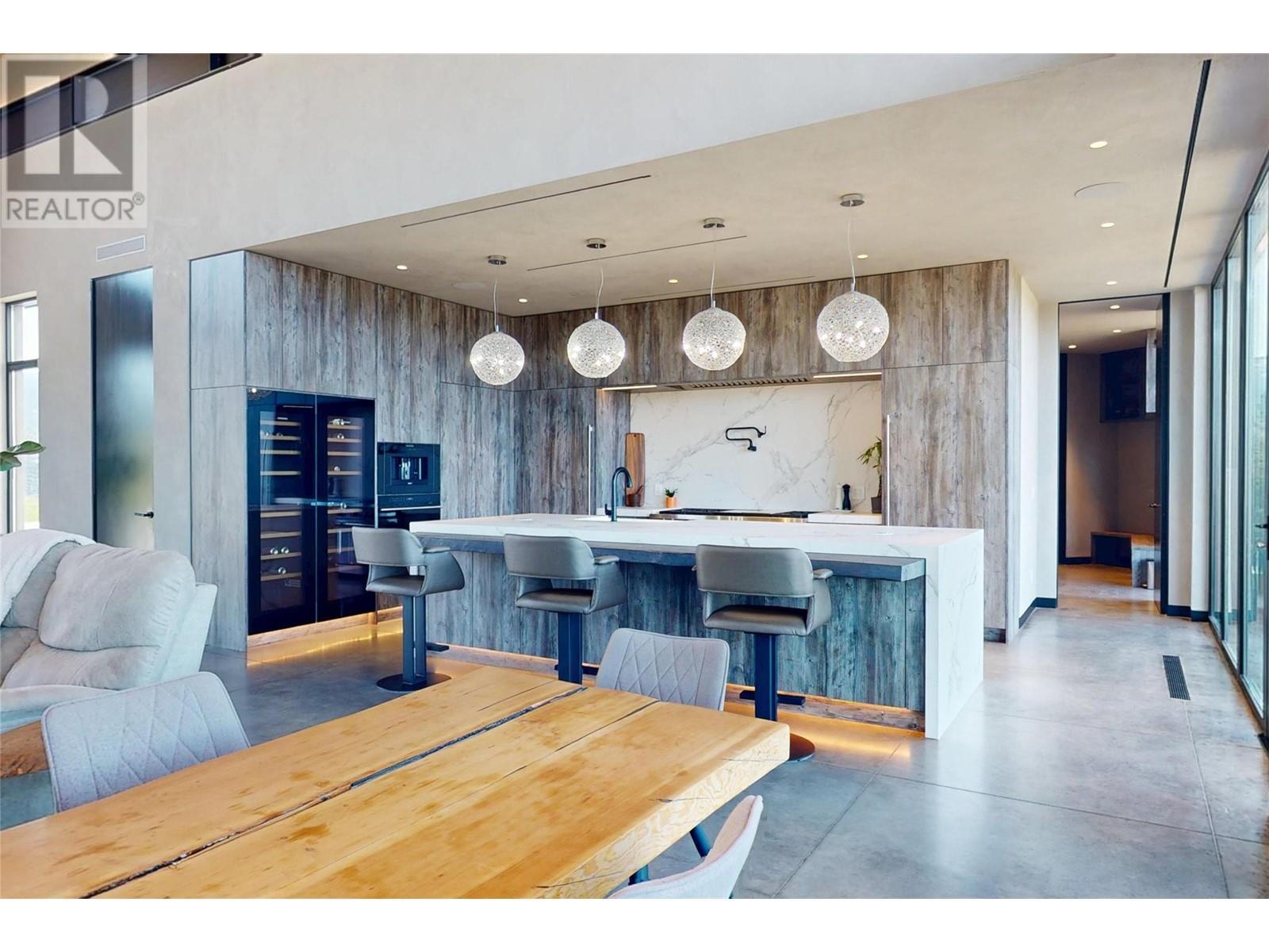 4275 Todd Road, Kelowna, BC - Indoor Photo Showing Dining Room