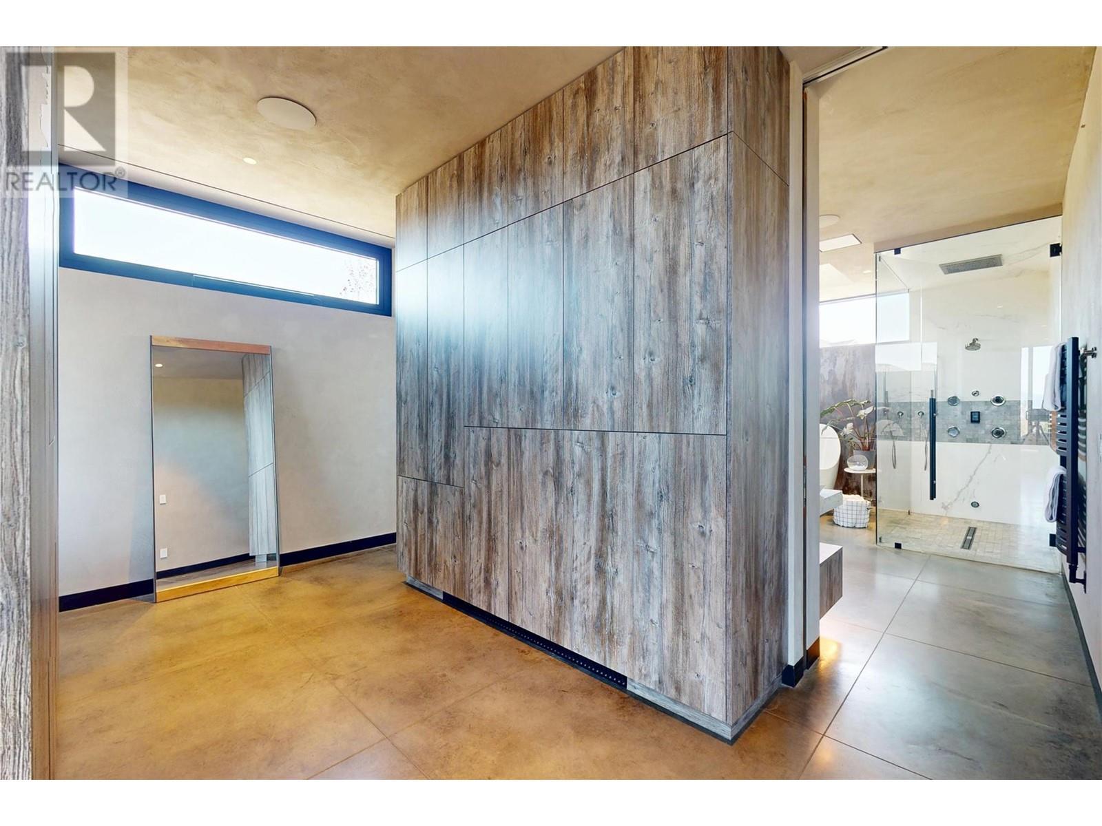 4275 Todd Road, Kelowna, BC - Indoor Photo Showing Other Room