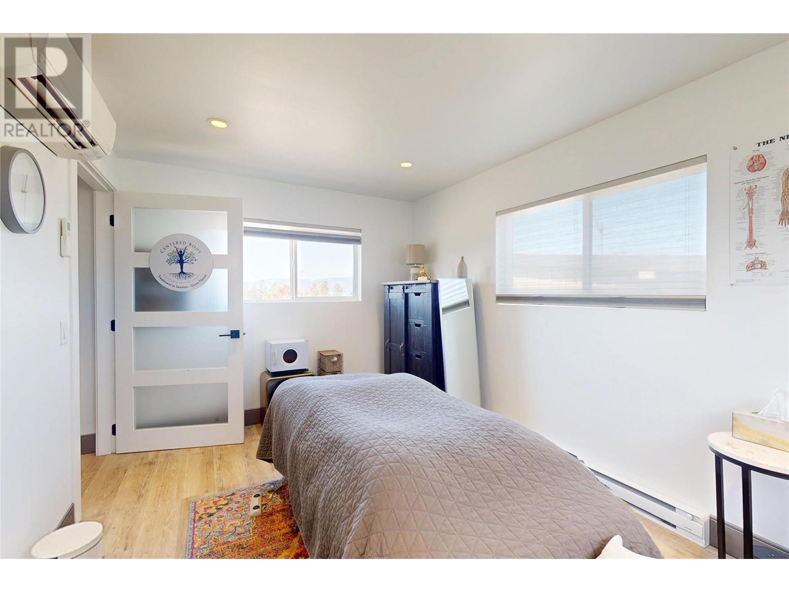 4275 Todd Road, Kelowna, BC - Indoor Photo Showing Bedroom