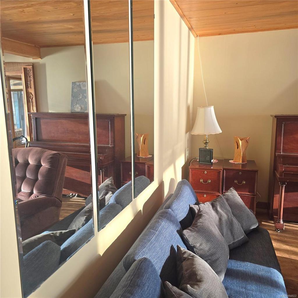 220 1St St, Sointula, BC