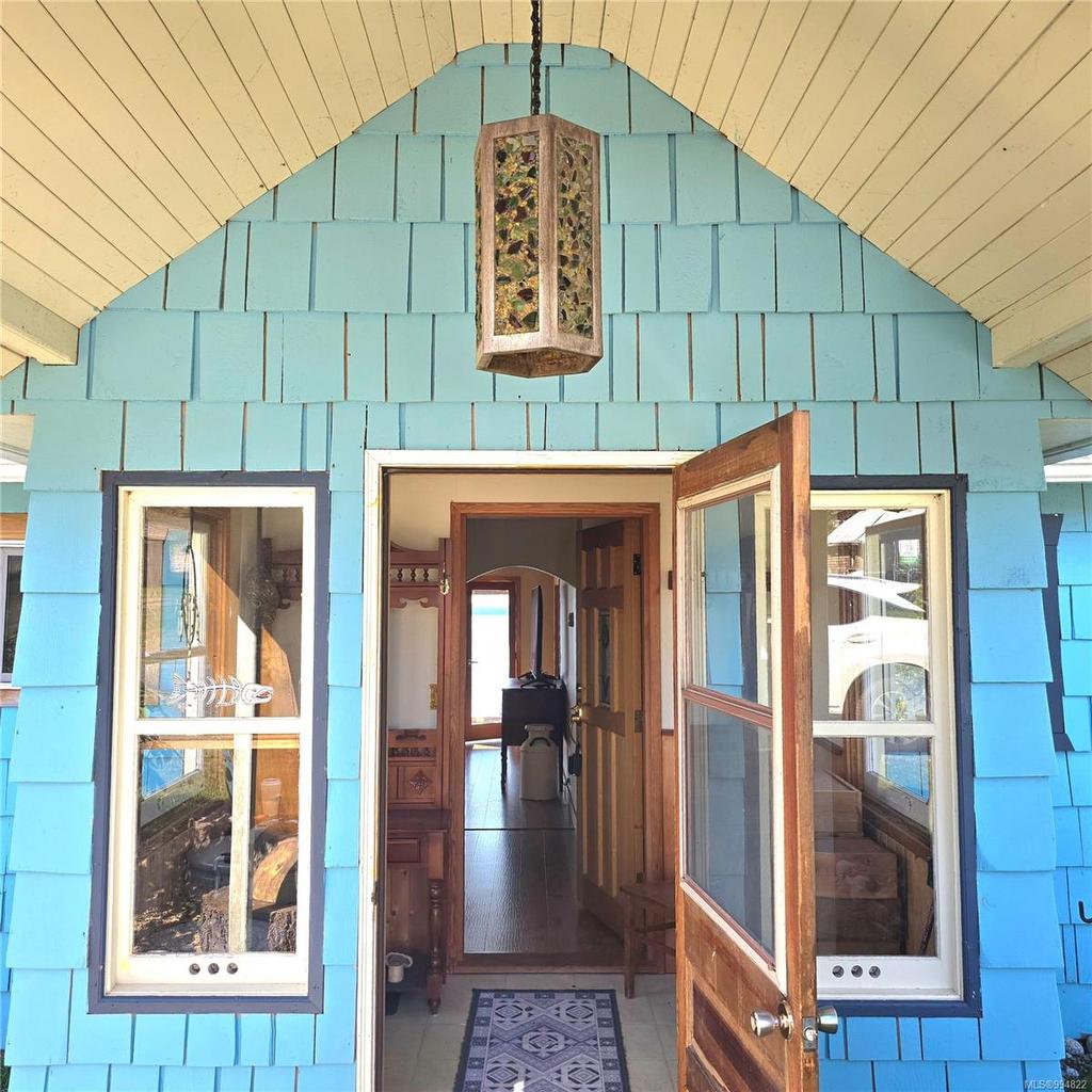 220 1St St, Sointula, BC