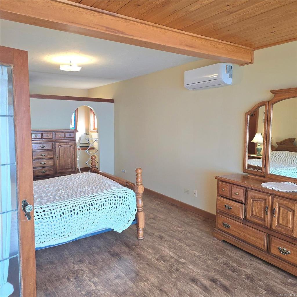 220 1St St, Sointula, BC