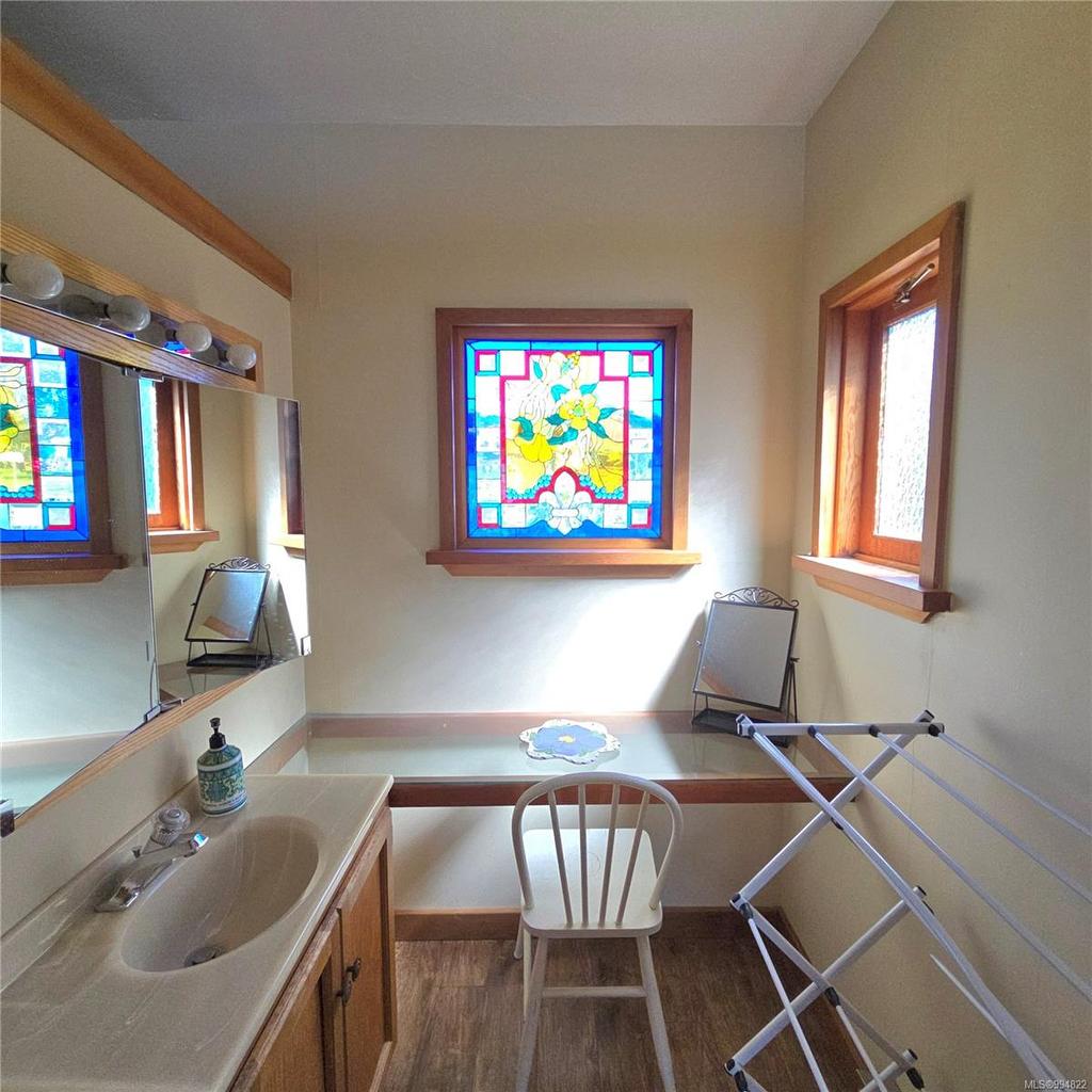 220 1St St, Sointula, BC