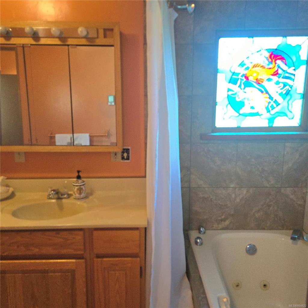 220 1St St, Sointula, BC