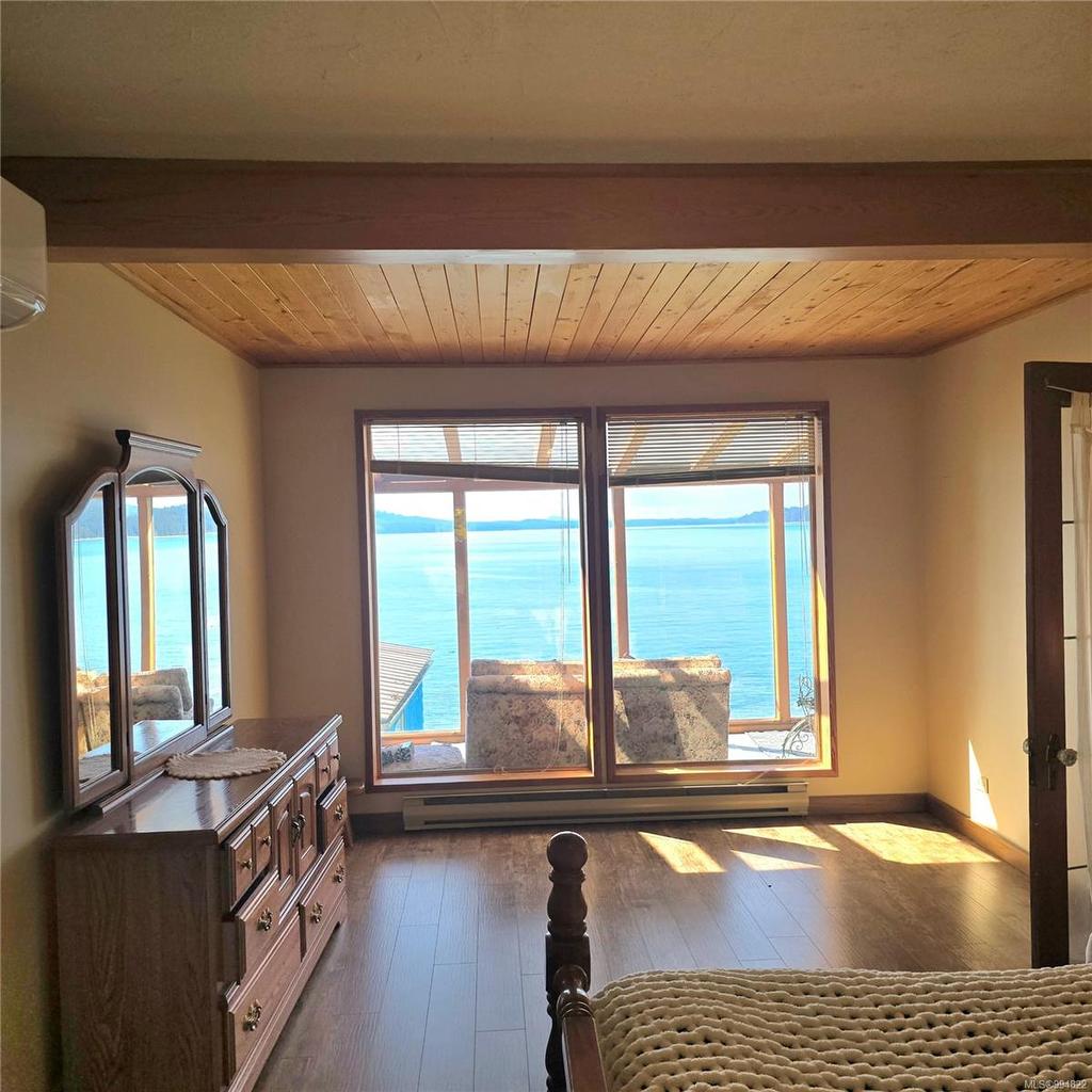 220 1St St, Sointula, BC