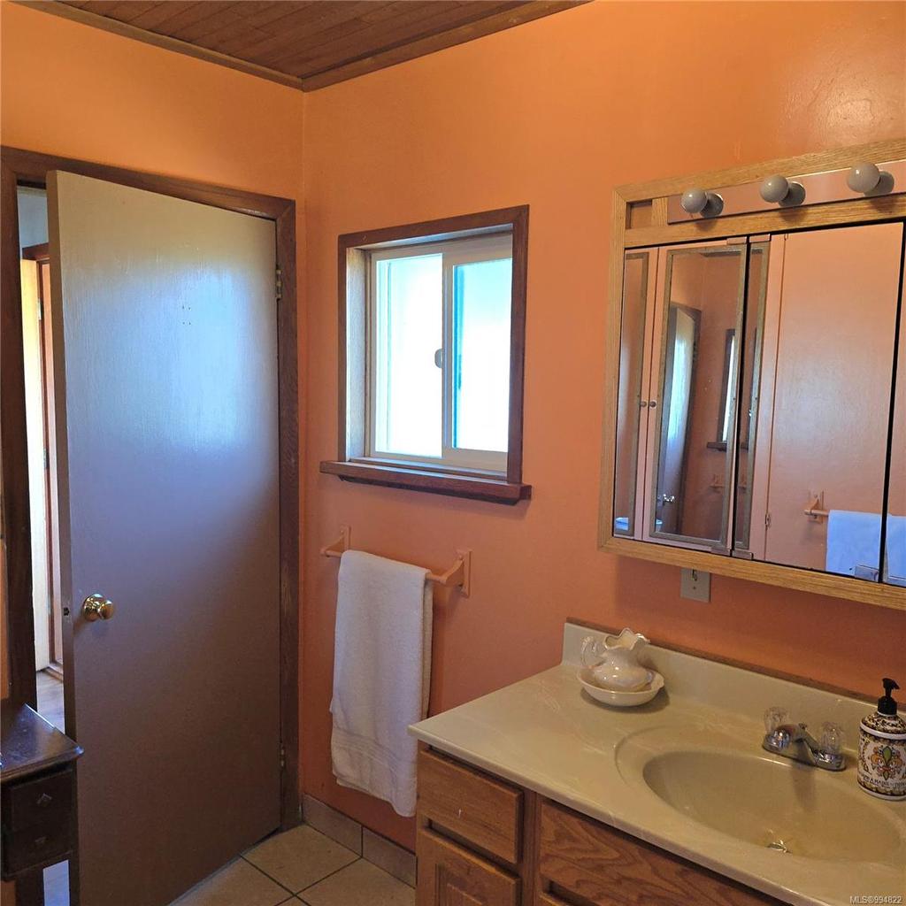 220 1St St, Sointula, BC