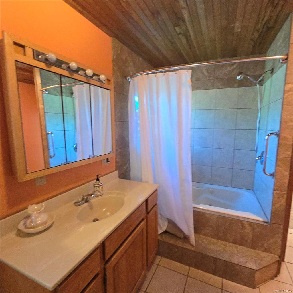 220 1St St, Sointula, BC