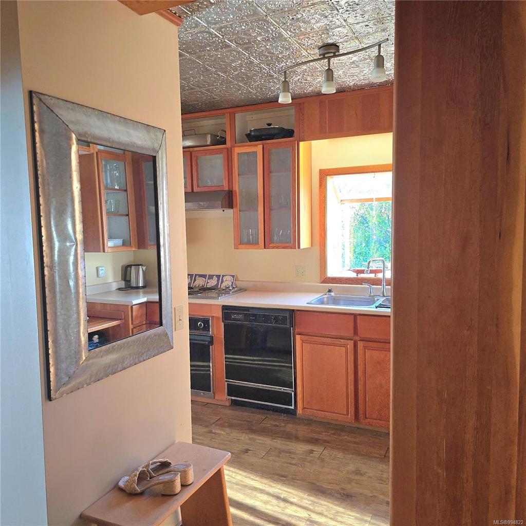 220 1St St, Sointula, BC