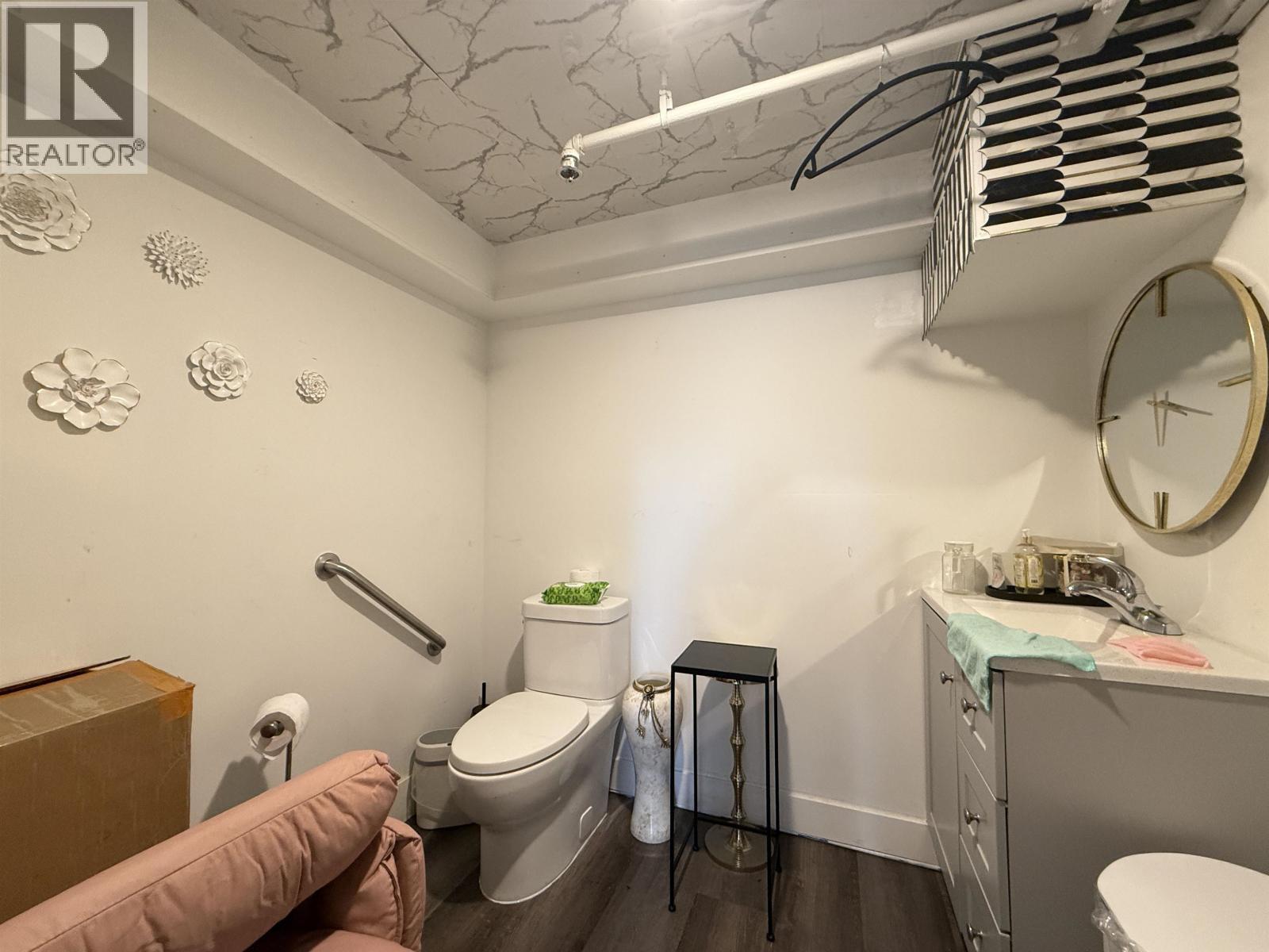 2207 Granville Street, Vancouver, BC