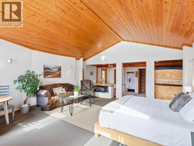 103084 Alaska Highway, Haines Junction, YT - Indoor