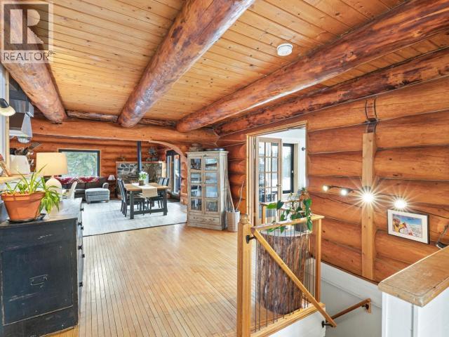 103084 Alaska Highway, Haines Junction, YT - Indoor