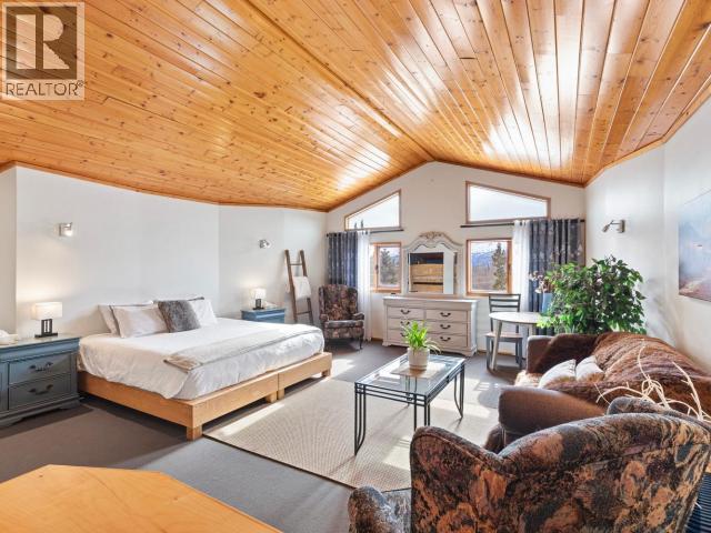 103084 Alaska Highway, Haines Junction, YT