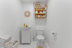 Powder room -