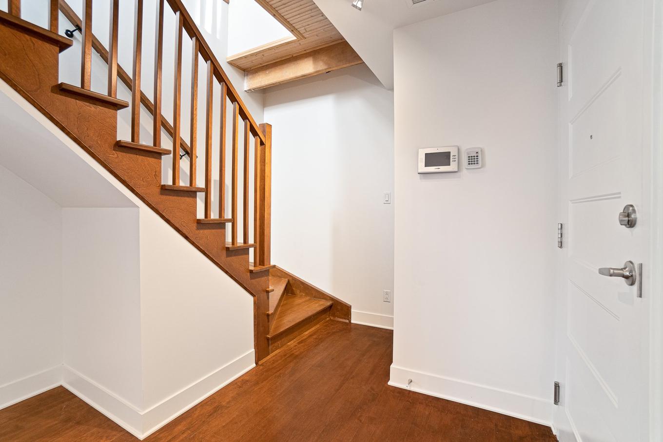 Escalier - Ph402-373 Rue Des Seigneurs, Montréal (Le Sud-Ouest), QC - Indoor Photo Showing Other Room