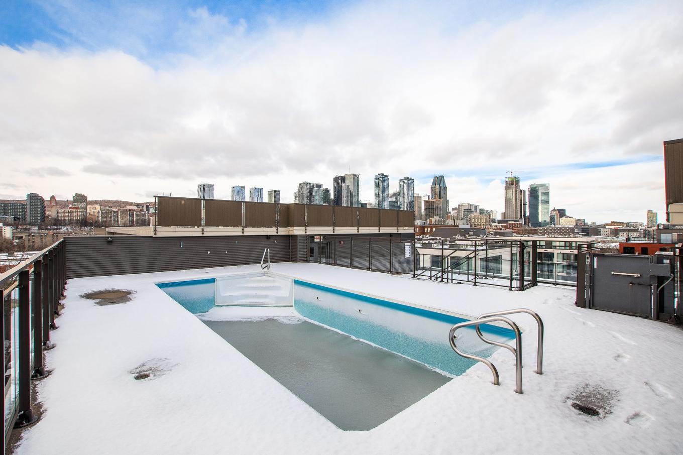 Piscine - Ph402-373 Rue Des Seigneurs, Montréal (Le Sud-Ouest), QC - Outdoor With In Ground Pool