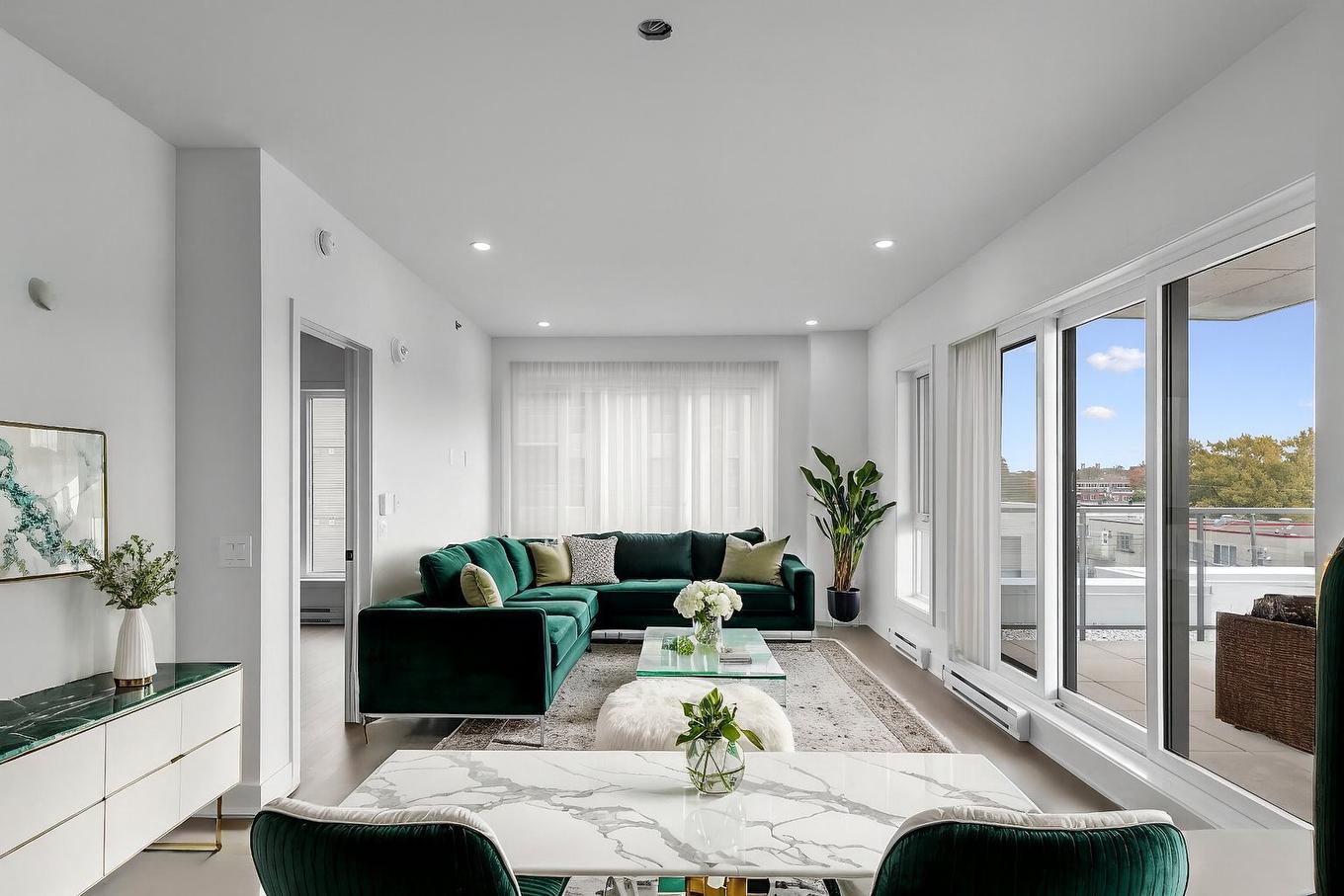 Salon - 414(1)-2030 Rue Lucien-Thimens, Montréal (Saint-Laurent), QC - Indoor