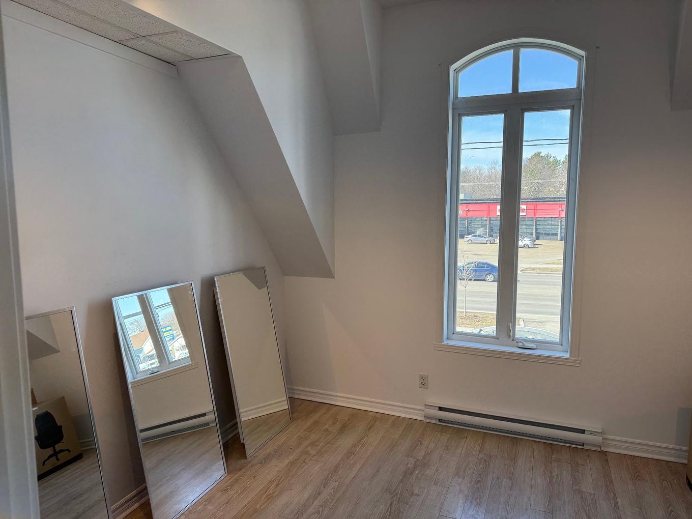 Office - 207-B-1821 Ch. Gascon, Terrebonne (Terrebonne), QC - Indoor Photo Showing Other Room