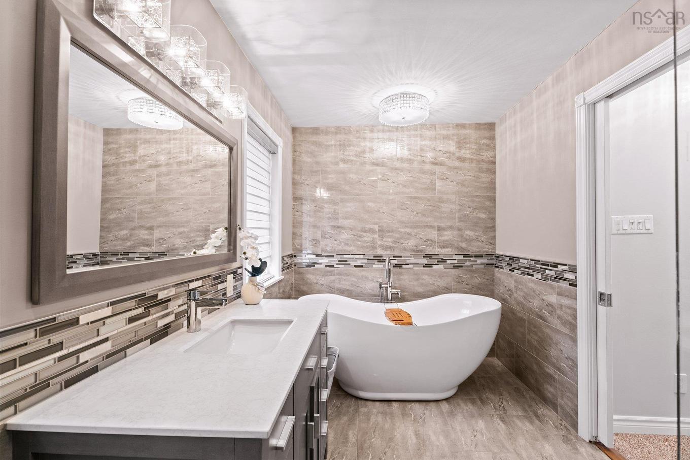 17 Pineview Crescent, Stellarton, NS