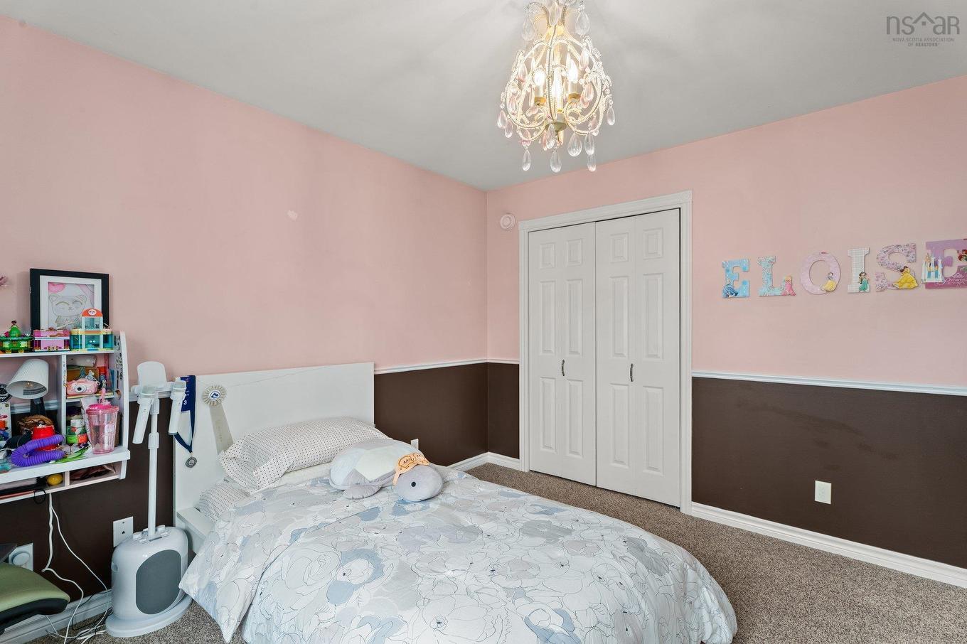 17 Pineview Crescent, Stellarton, NS