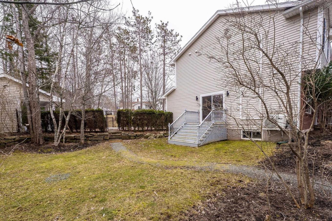 17 Pineview Crescent, Stellarton, NS