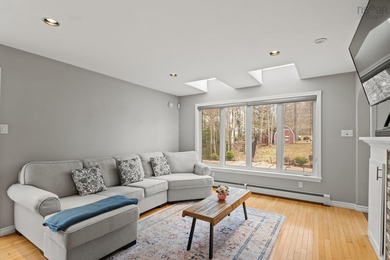 17 Pineview Crescent, Stellarton, NS