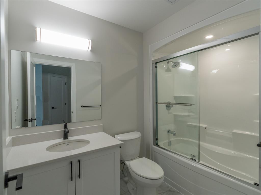 508-1540 Venetian Boulevard, Point Edward, ON