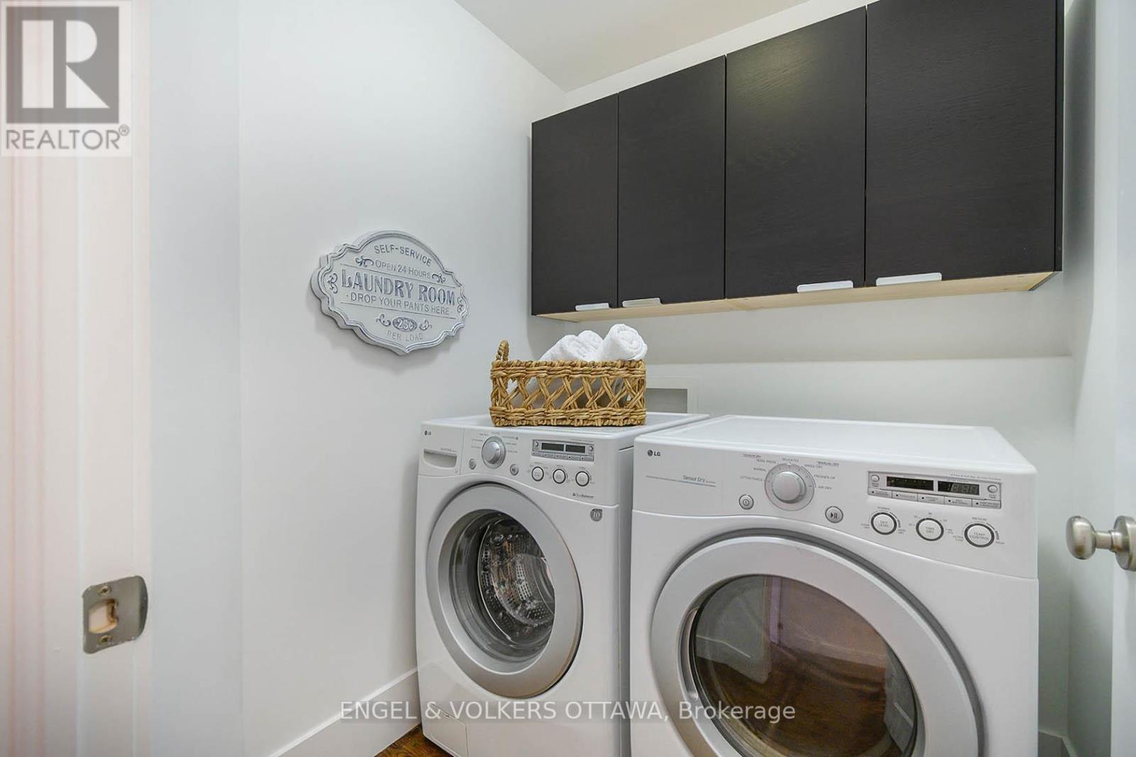 laundry on second floor - 109 Montauk, Ottawa, ON - Indoor Photo Showing Laundry Room