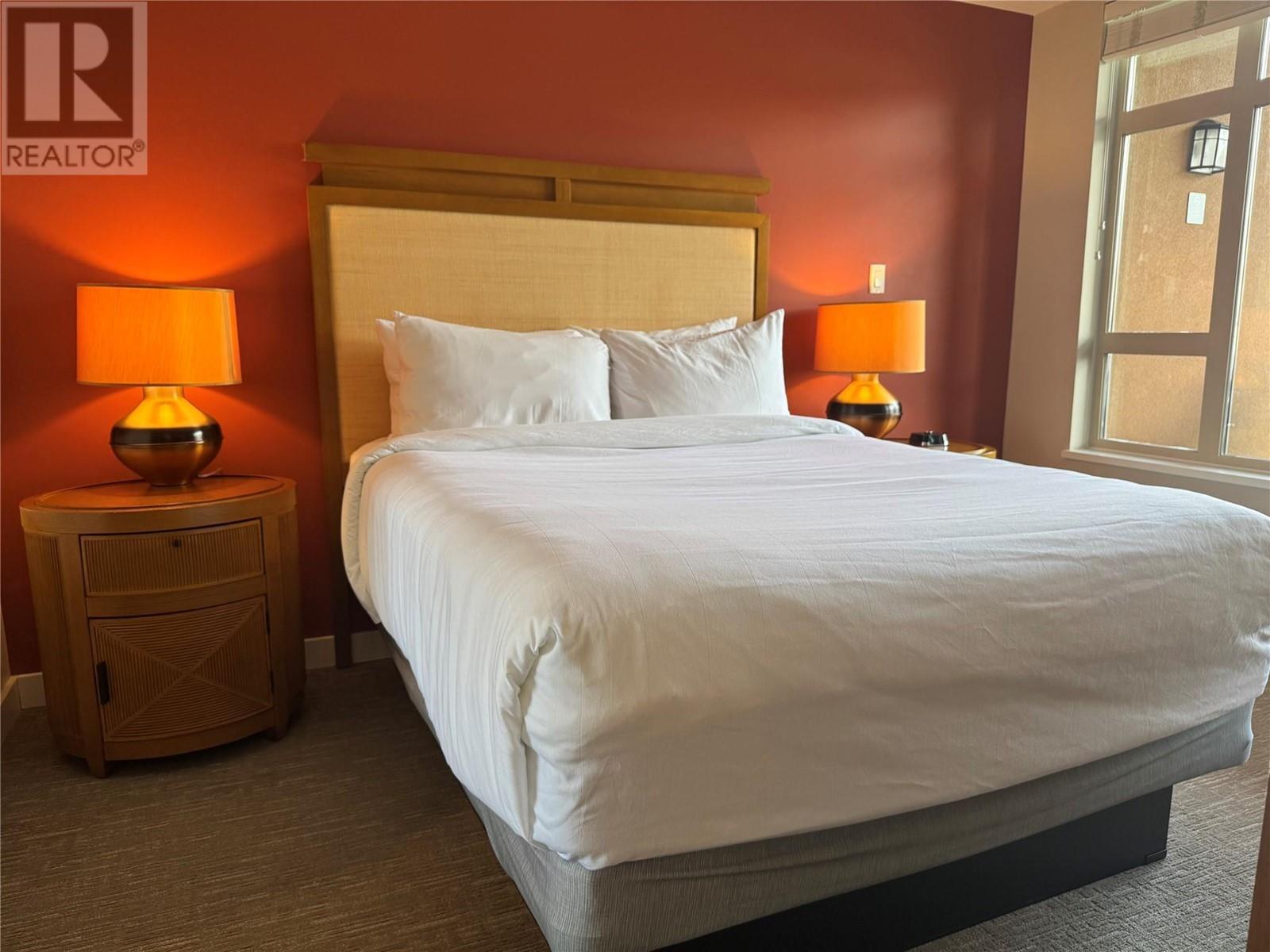 15 Park Place Unit# 212, Osoyoos, BC - Indoor Photo Showing Bedroom