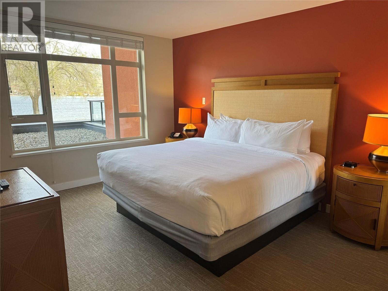 15 Park Place Unit# 212, Osoyoos, BC - Indoor Photo Showing Bedroom