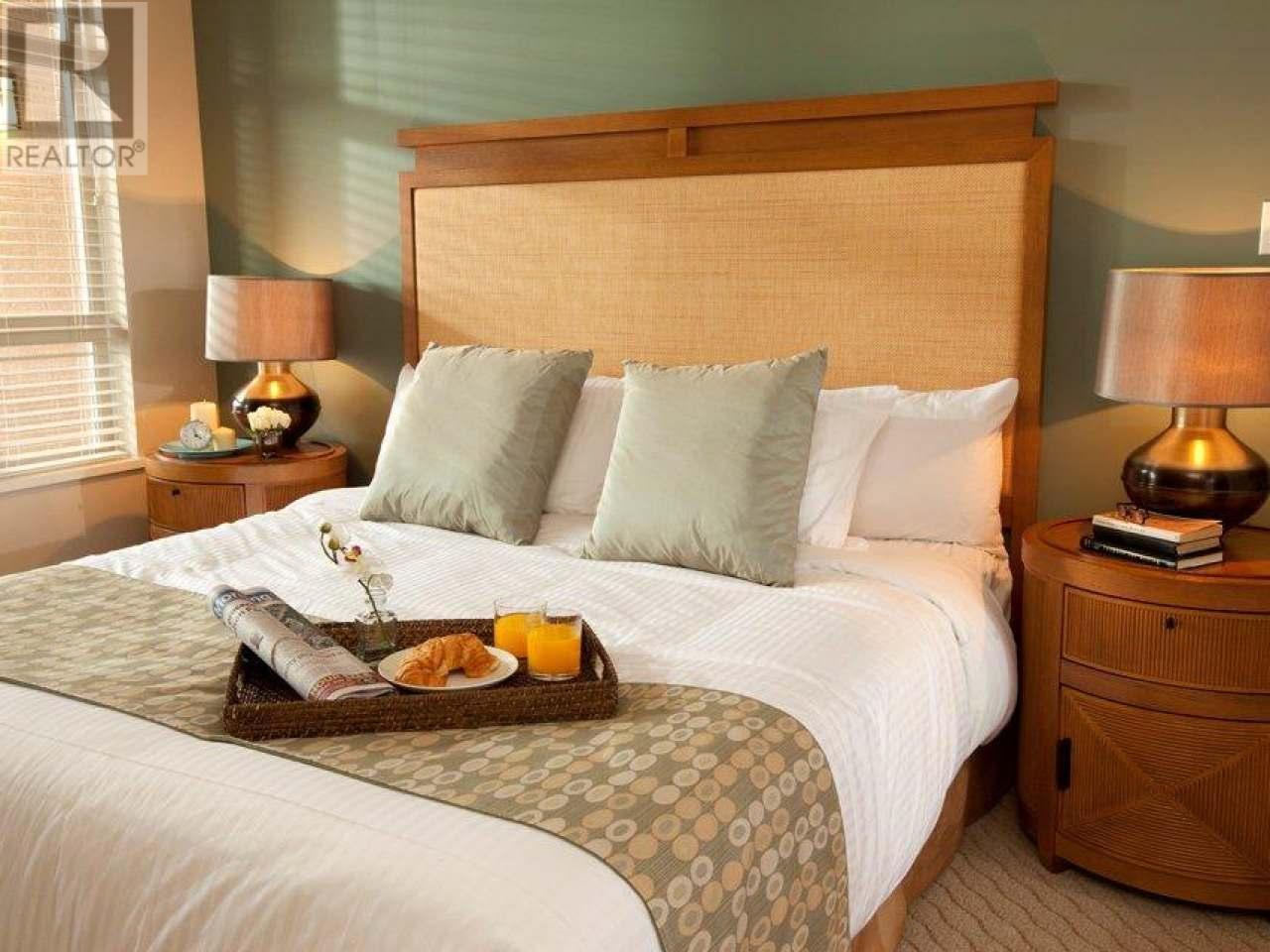 15 Park Place Unit# 212, Osoyoos, BC - Indoor Photo Showing Bedroom