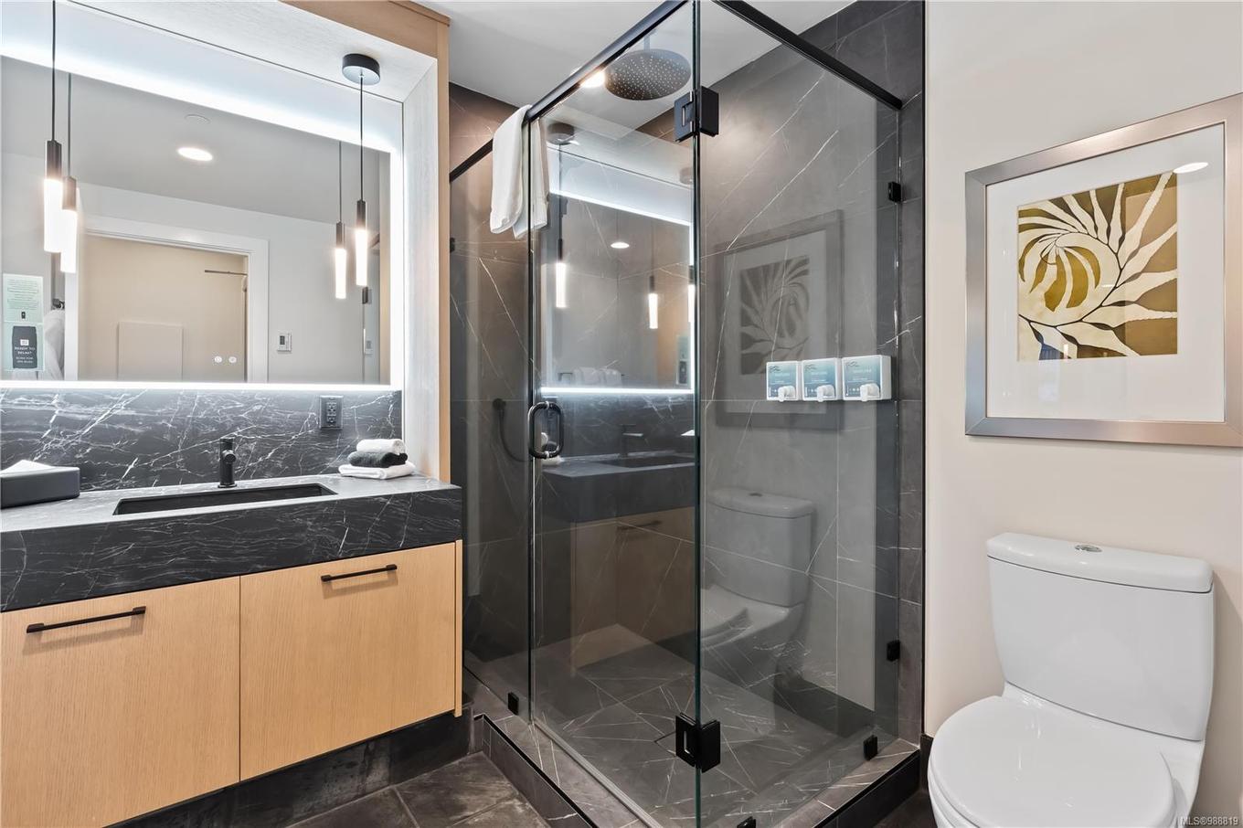 2202-596 Marine Dr, Ucluelet, BC - Indoor Photo Showing Bathroom