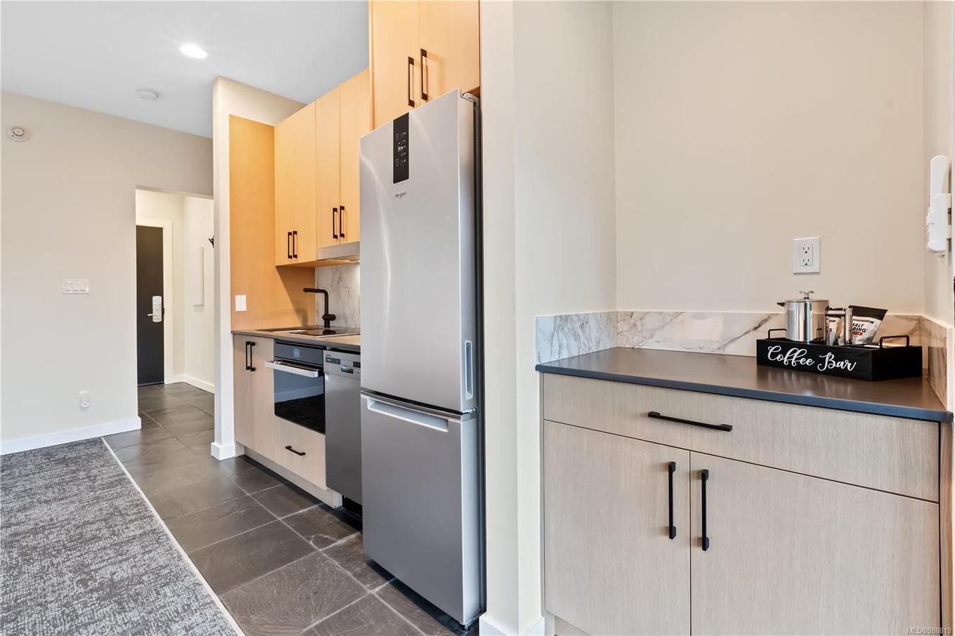 2202-596 Marine Dr, Ucluelet, BC - Indoor Photo Showing Kitchen