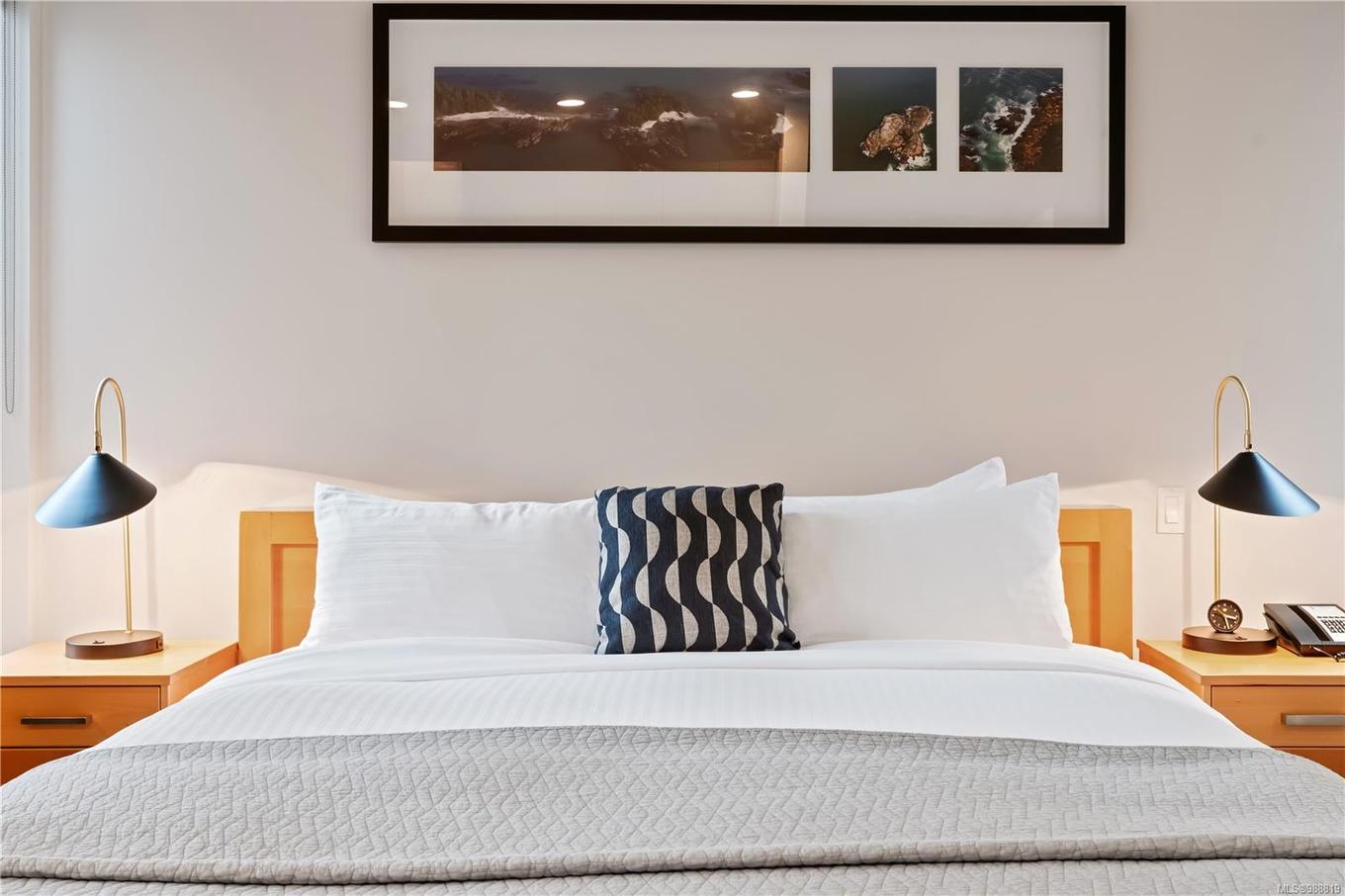 2202-596 Marine Dr, Ucluelet, BC - Indoor Photo Showing Bedroom