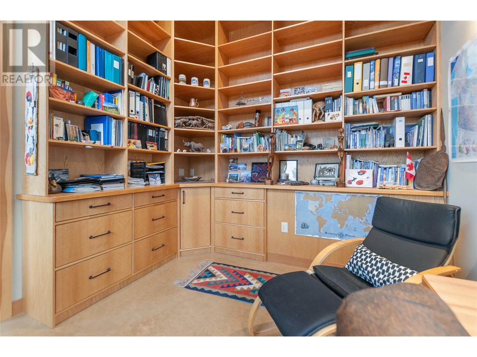 102 Vista Place, Penticton, BC - Indoor Photo Showing Office